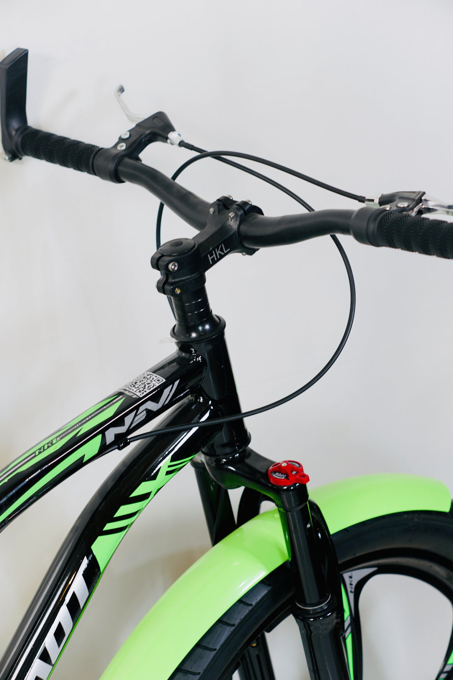 Giot 26 Inch Bicycle Dual Hydraulic Shocks in Green Color
