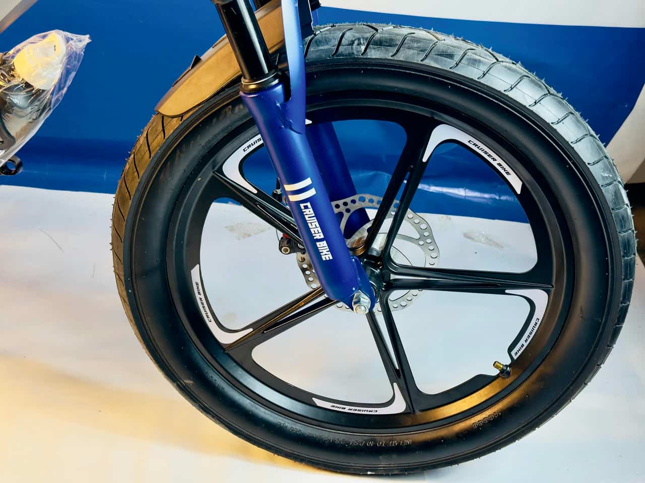 Cruiser Bike in Blue Color with Disk Brakes and Hydraulic Shocks