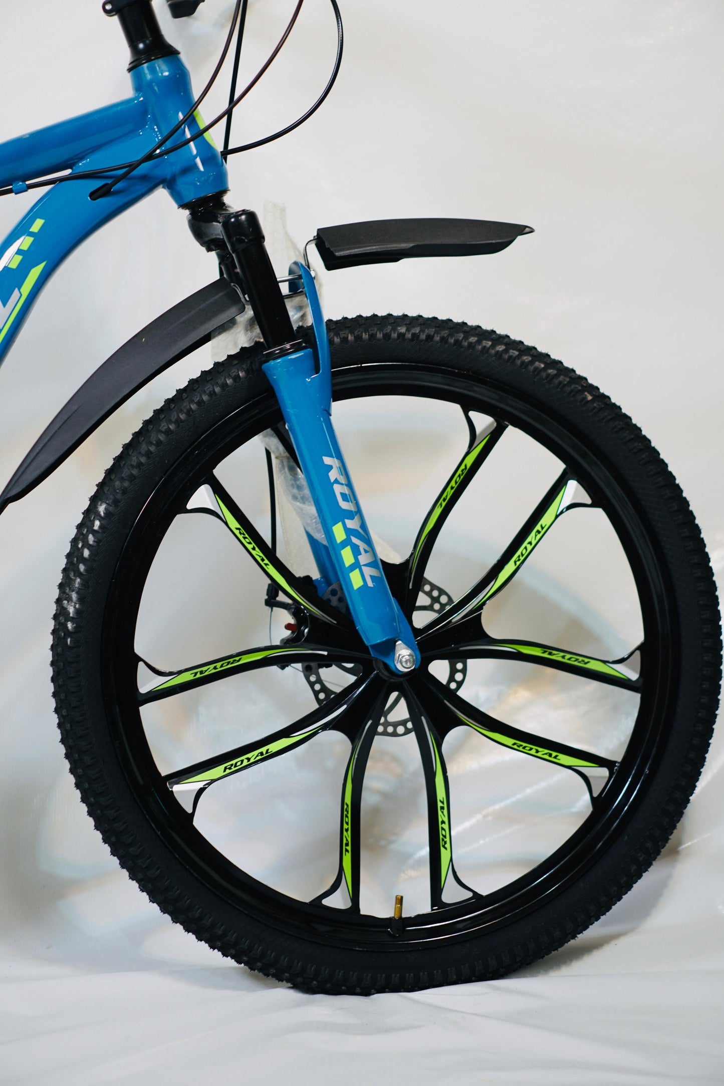 24 Inch Gear Cycle with Dual Disc Brakes & Hydraulic Shocks Blue Color
