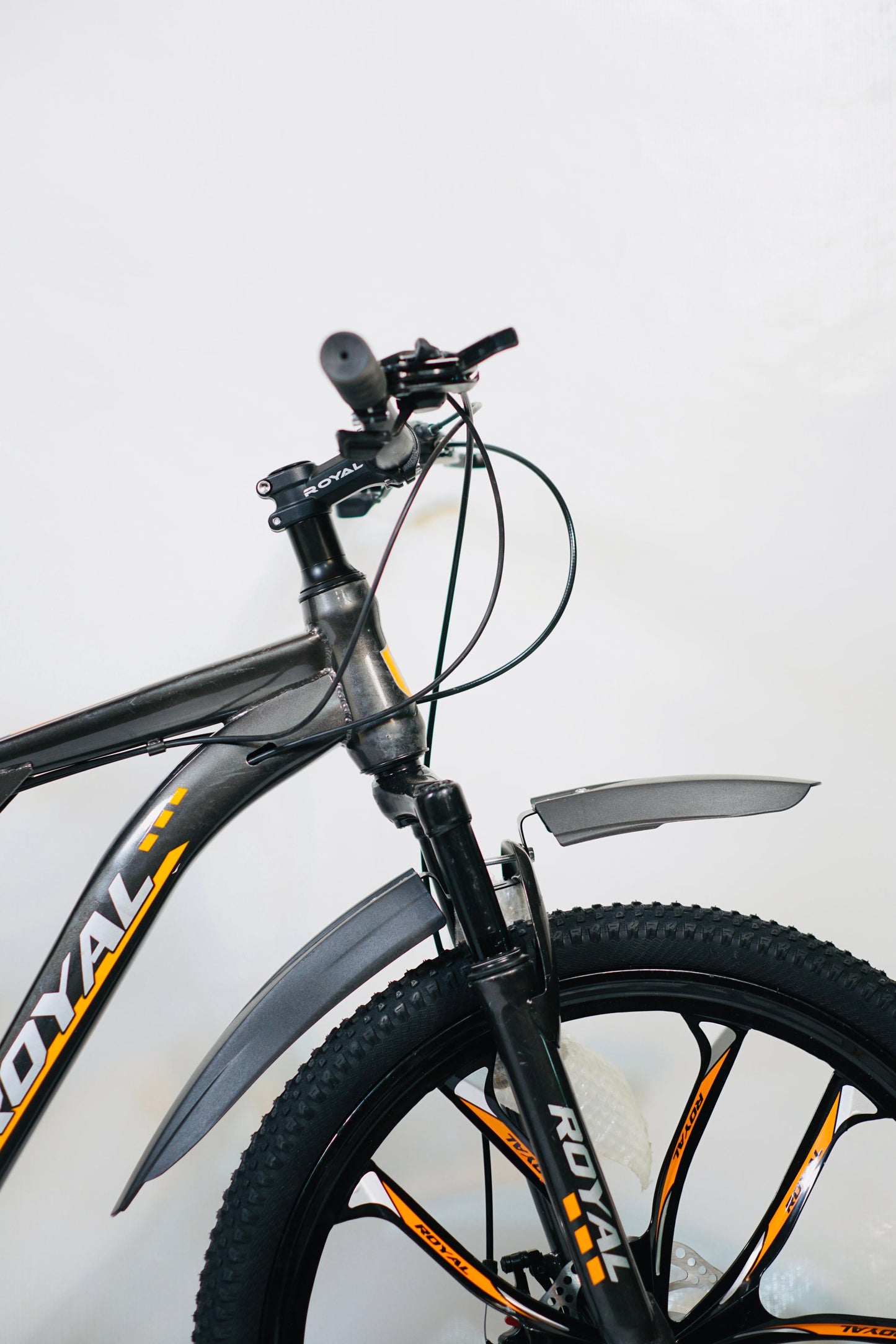 24 Inch Gear Cycle with Dual Disc Brakes & Hydraulic Shocks Black Color