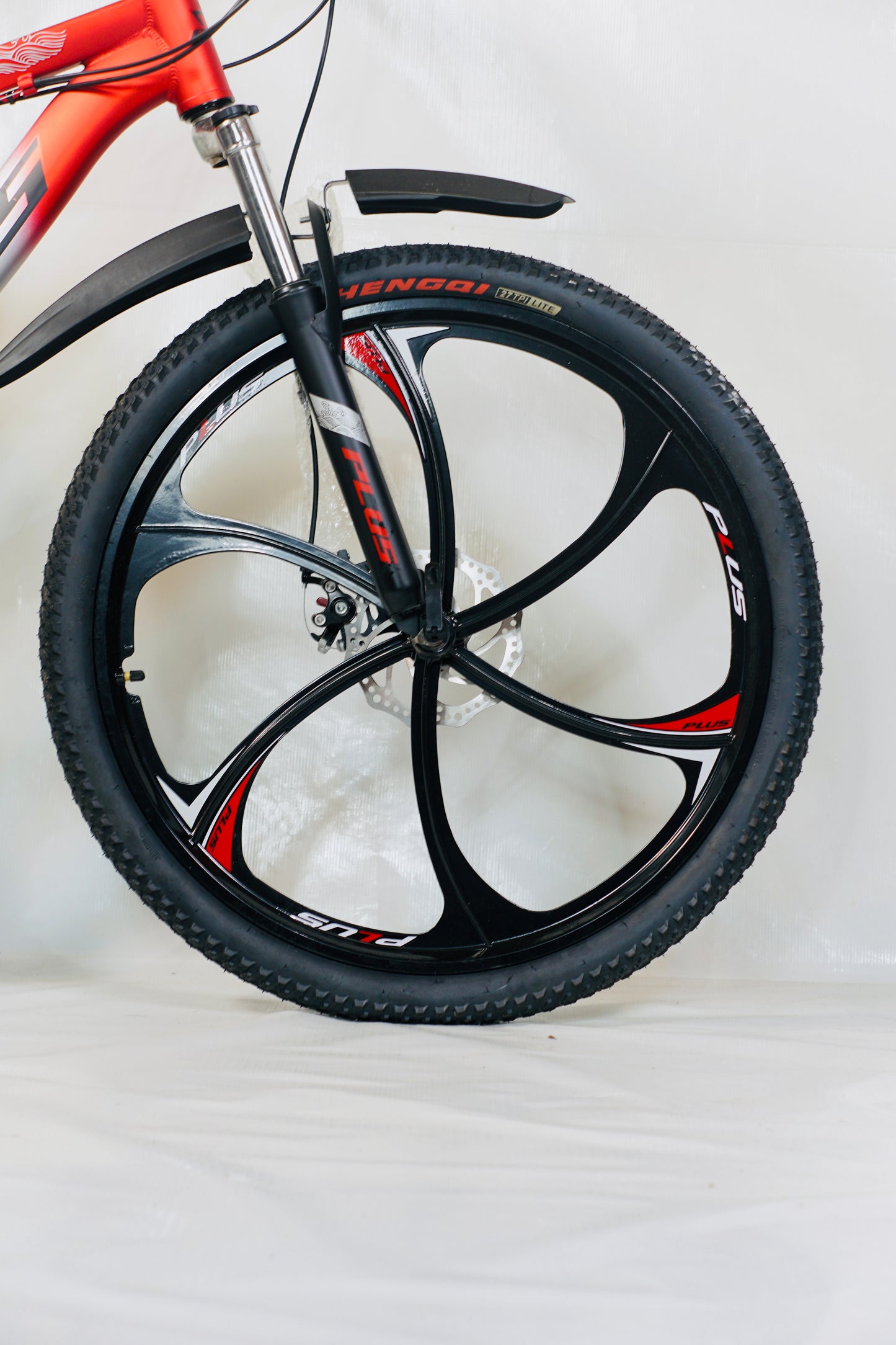 Plus 26 Inch Mountain Bike 24 Speed Gear System in Red Color