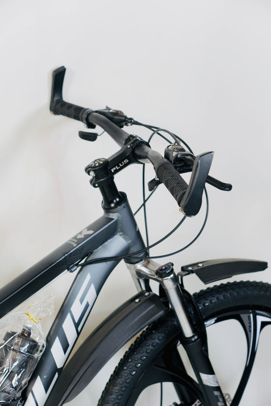 Plus 26 Inch Mountain Bike 24 Speed Gear System in Grey Color