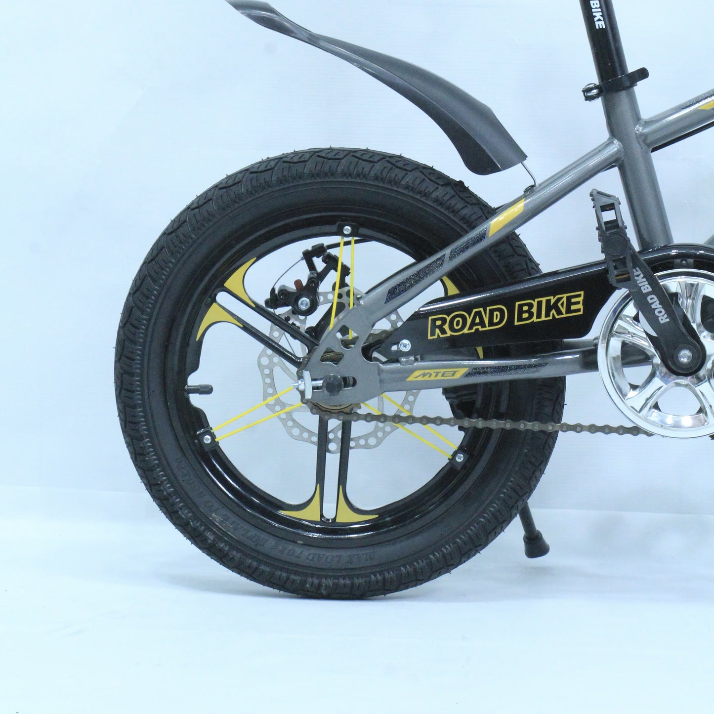 Stylish and Durable Children's Road Bike in Golden and Grey Color