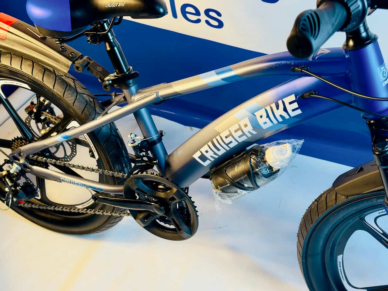 Cruiser Bike in Blue Color with Disk Brakes and Hydraulic Shocks