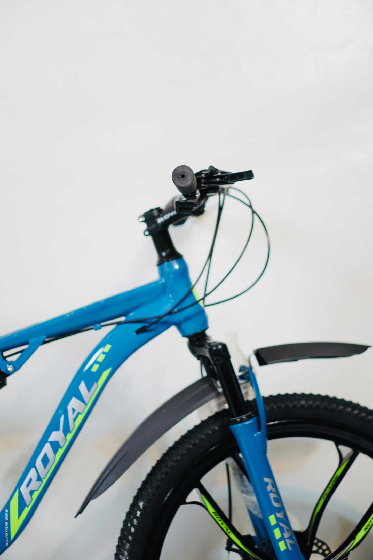 24 Inch Gear Cycle with Dual Disc Brakes & Hydraulic Shocks Blue Color