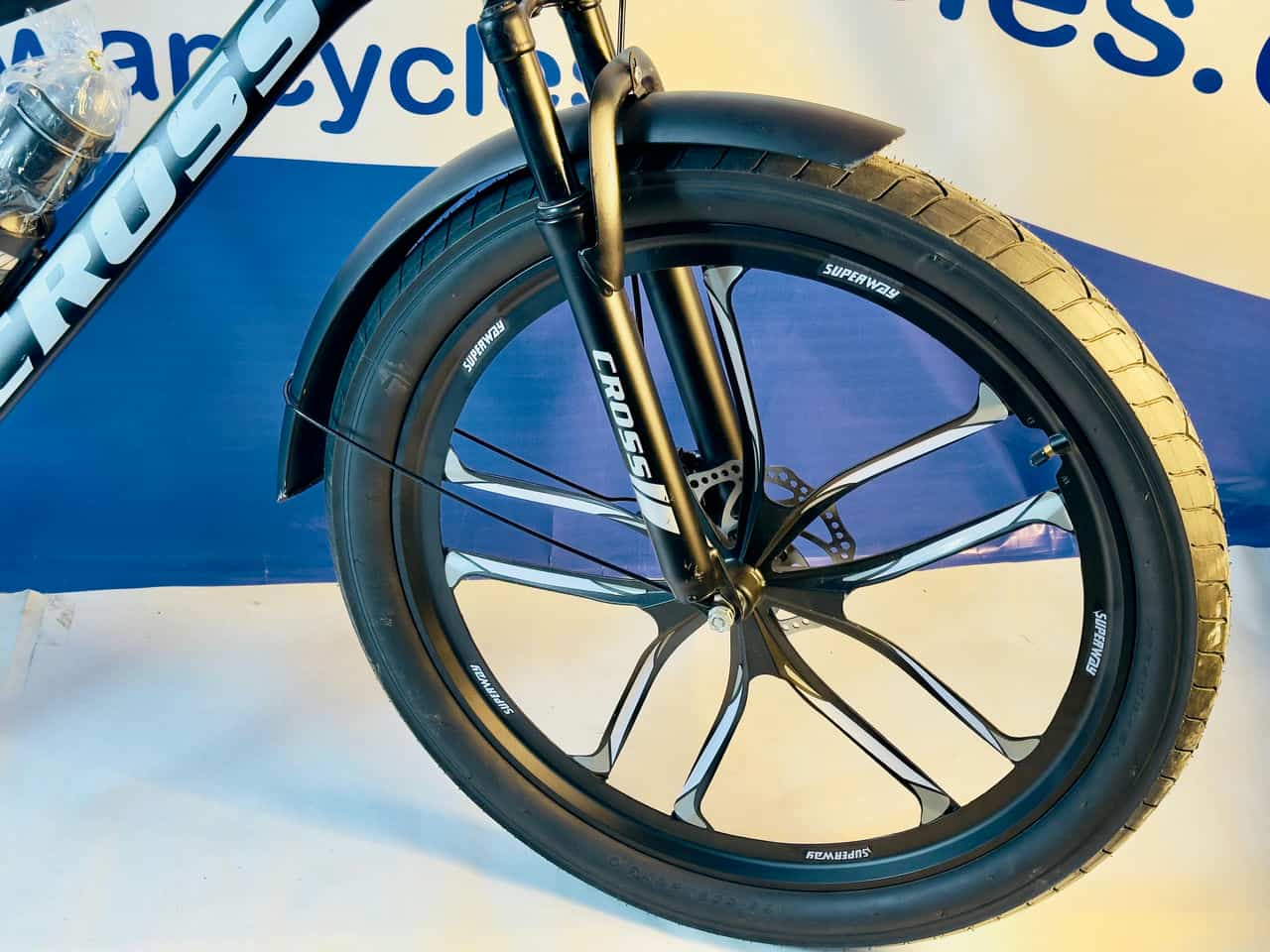 Cross Cycle in Black Color with Fat Tires and Dual Disk Brakes